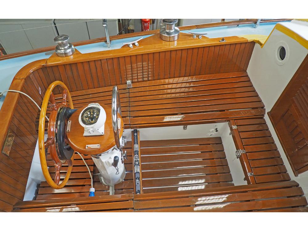 picture Deck equipment